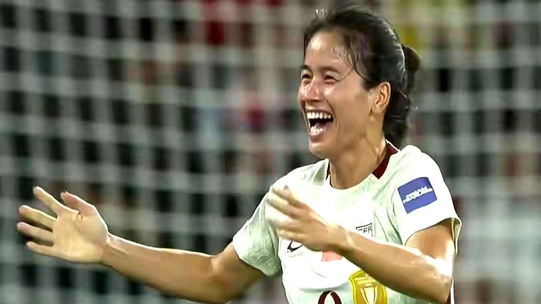 中国女足20年没赢过的朝鲜队，这次栽在我们手里了。
 
雨夜悉尼的头名争夺战，朝