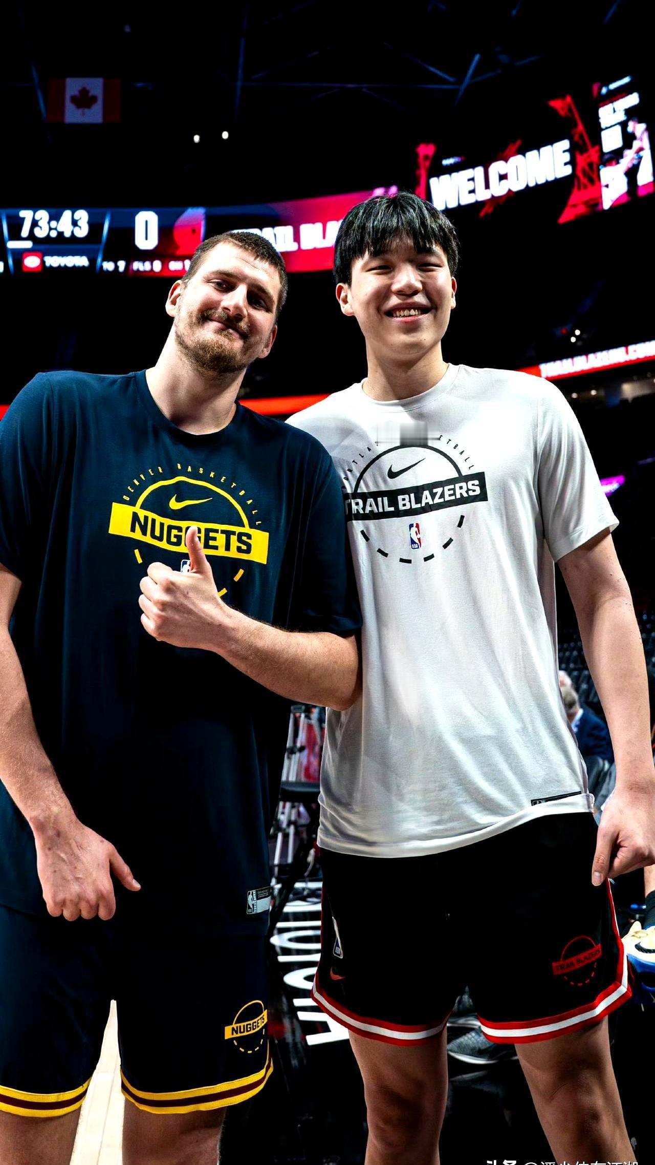 差点就致敬保罗了！开拓者全队上下，都得给杨瀚森磕一个。
 
掘金那边，约基奇三节