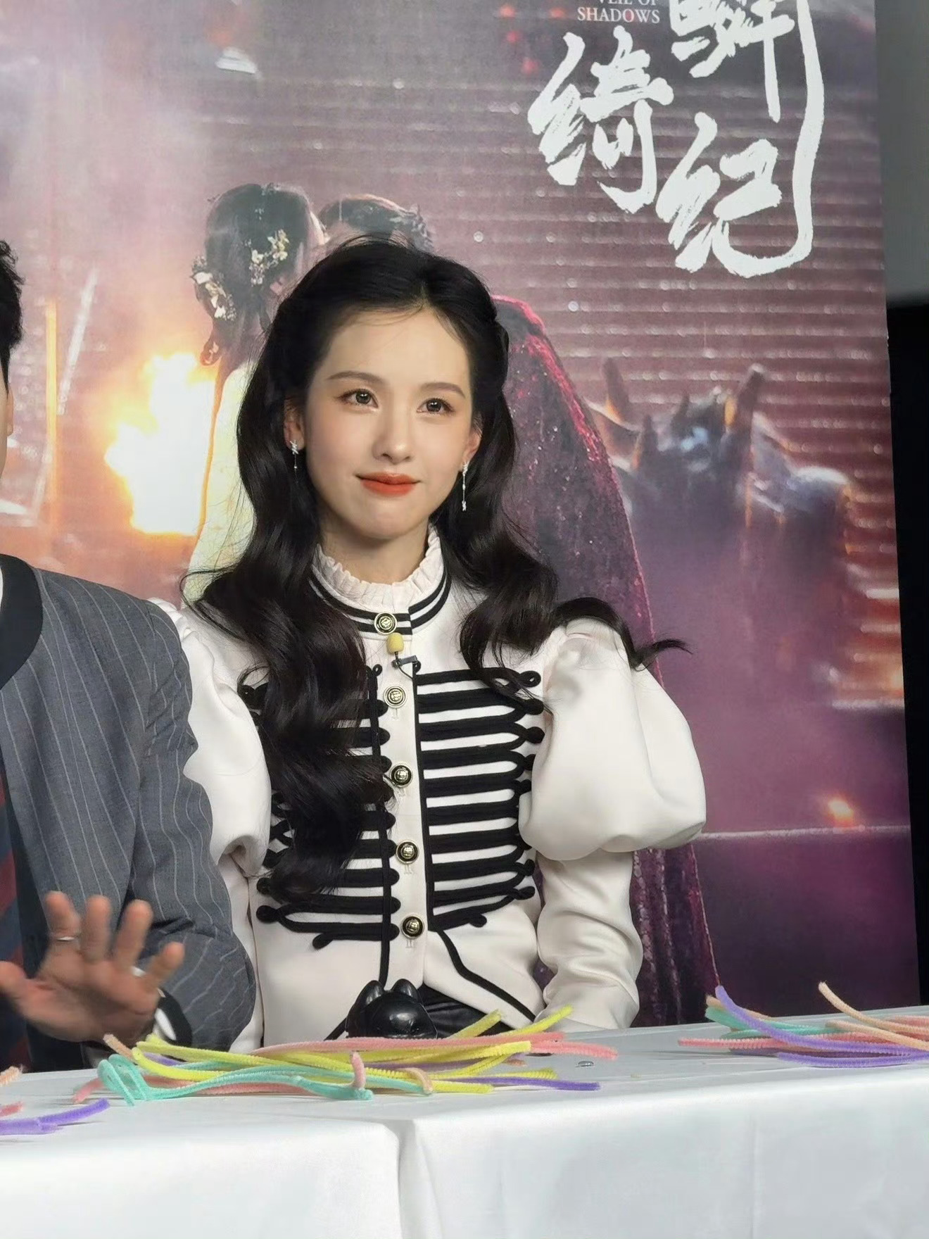 陈都灵骑士装陈都灵这身好优雅，还不失英气，可塑性好强 