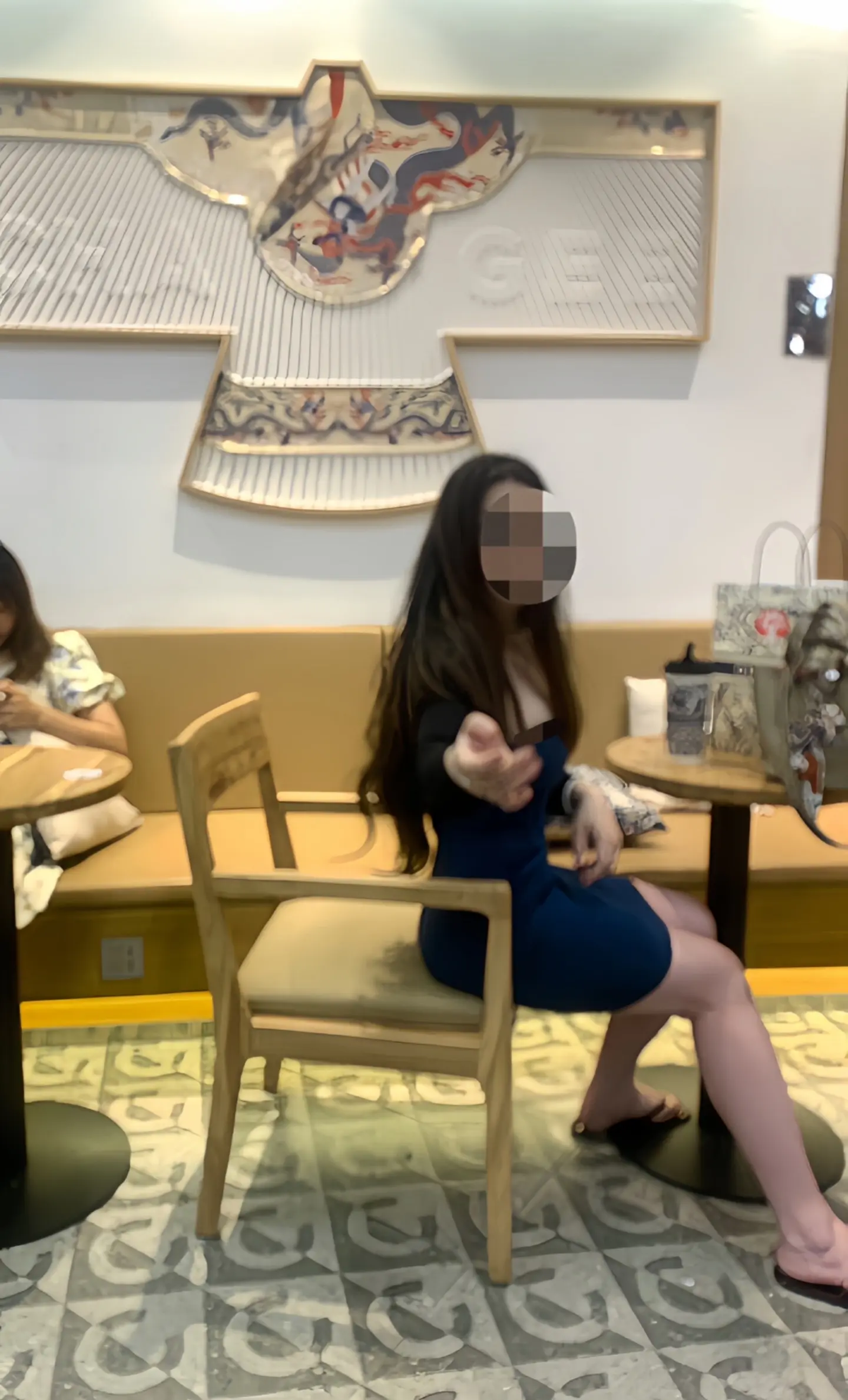 以后在我这里 我想你随心所欲 做你自己。我知道你以前不幸福 我想你在我这里 得到的幸福感 多一点 久一点