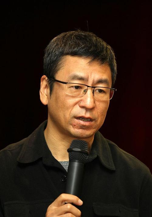 白岩松郑大一席话，点醒无数迷茫年轻人：真正的拼从不在出身
 
白岩松icon应邀