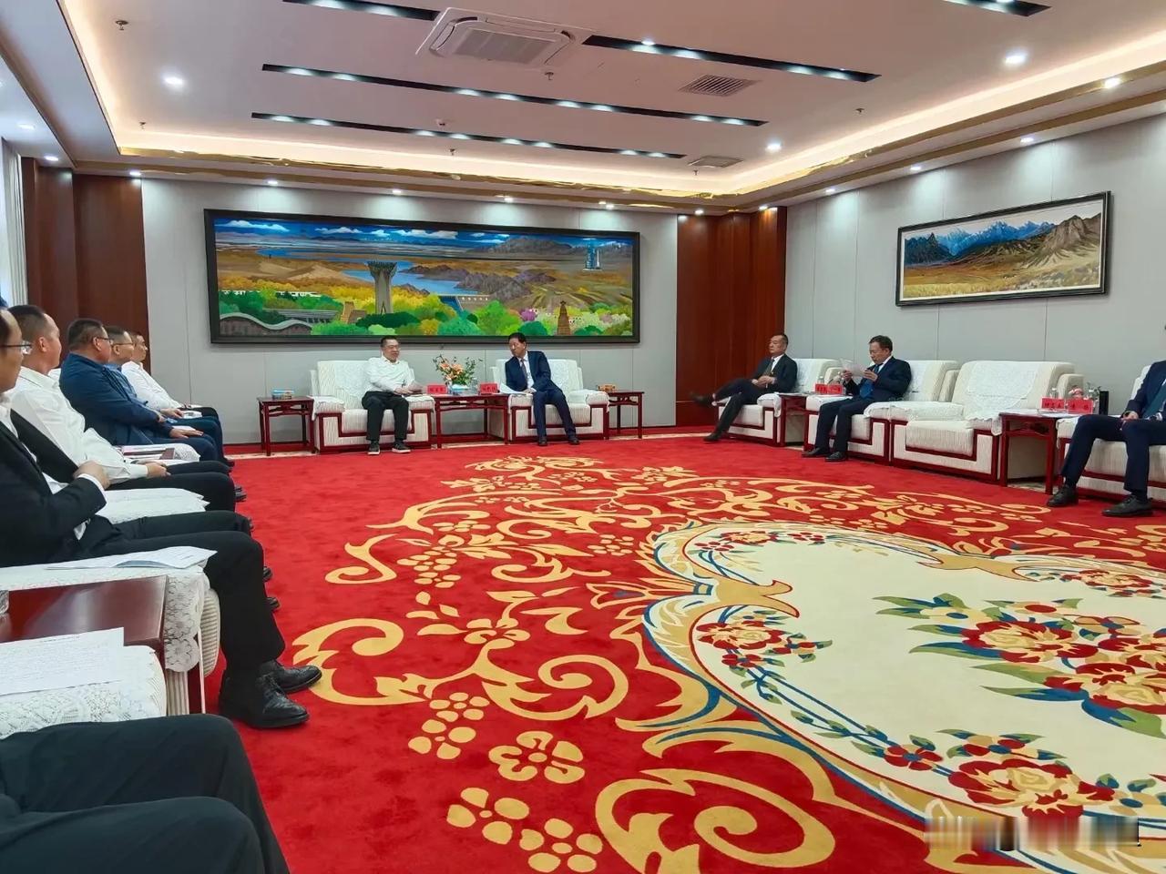 不管是出差还是旅行，
都不是为了工作也不是为了看风景，
而是体验酒店的生活环境。