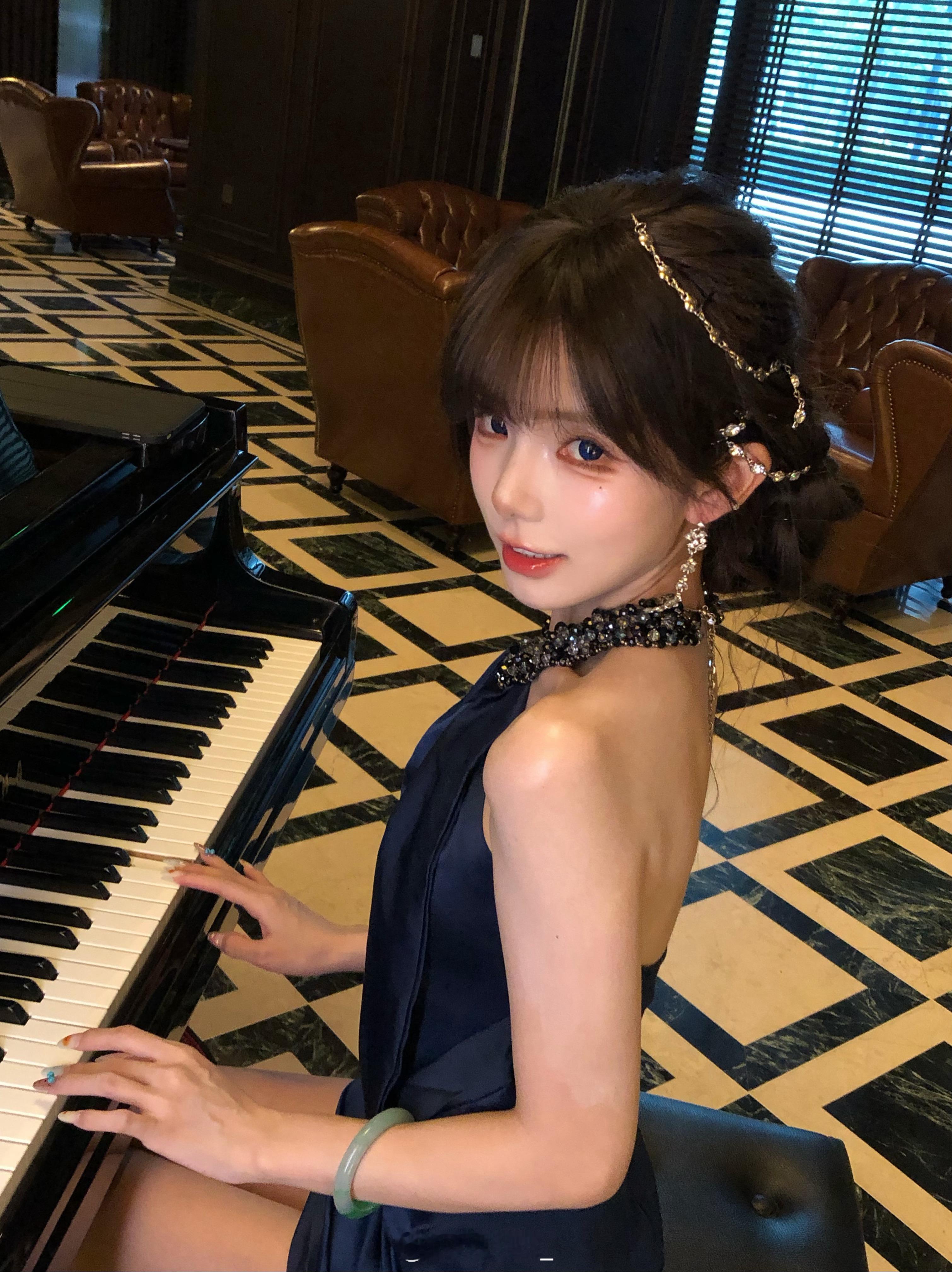 去伪装店画了个盲盒妆真给我画成“名媛”了[跪了] ​​​