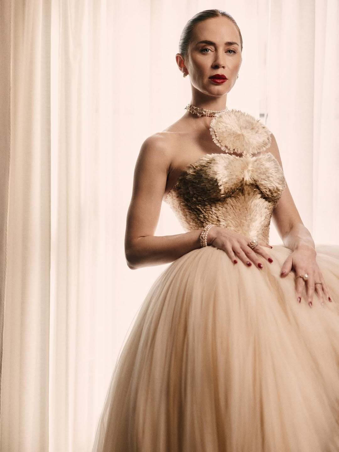 艾米丽·布朗《穿普达拉的女王2》世界首映礼幕后写真 