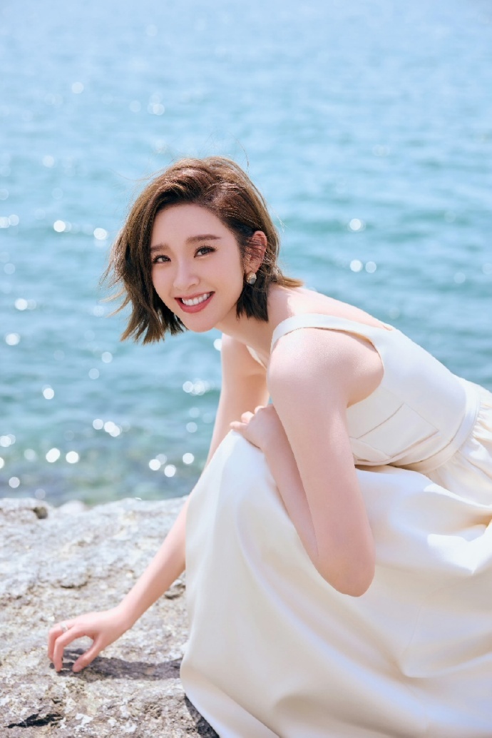 唐艺昕加盟乘风心情很曼妙唐艺昕也官宣乘风了！期待唐艺昕这次翻红！ 这也是有名场面