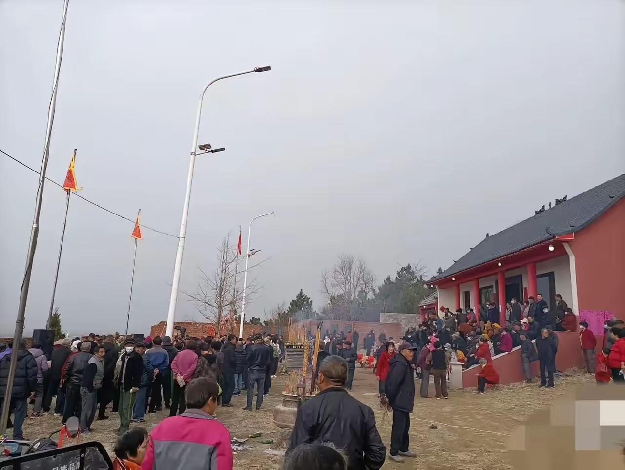 4月5日——4月6日（农历二月十八——十九），即墨区田横镇催诏村北的西凤山催诏庙