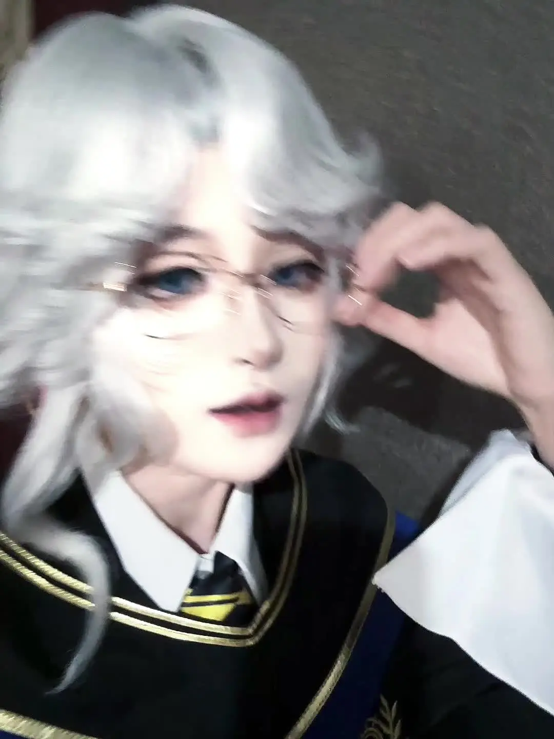 “哎～”