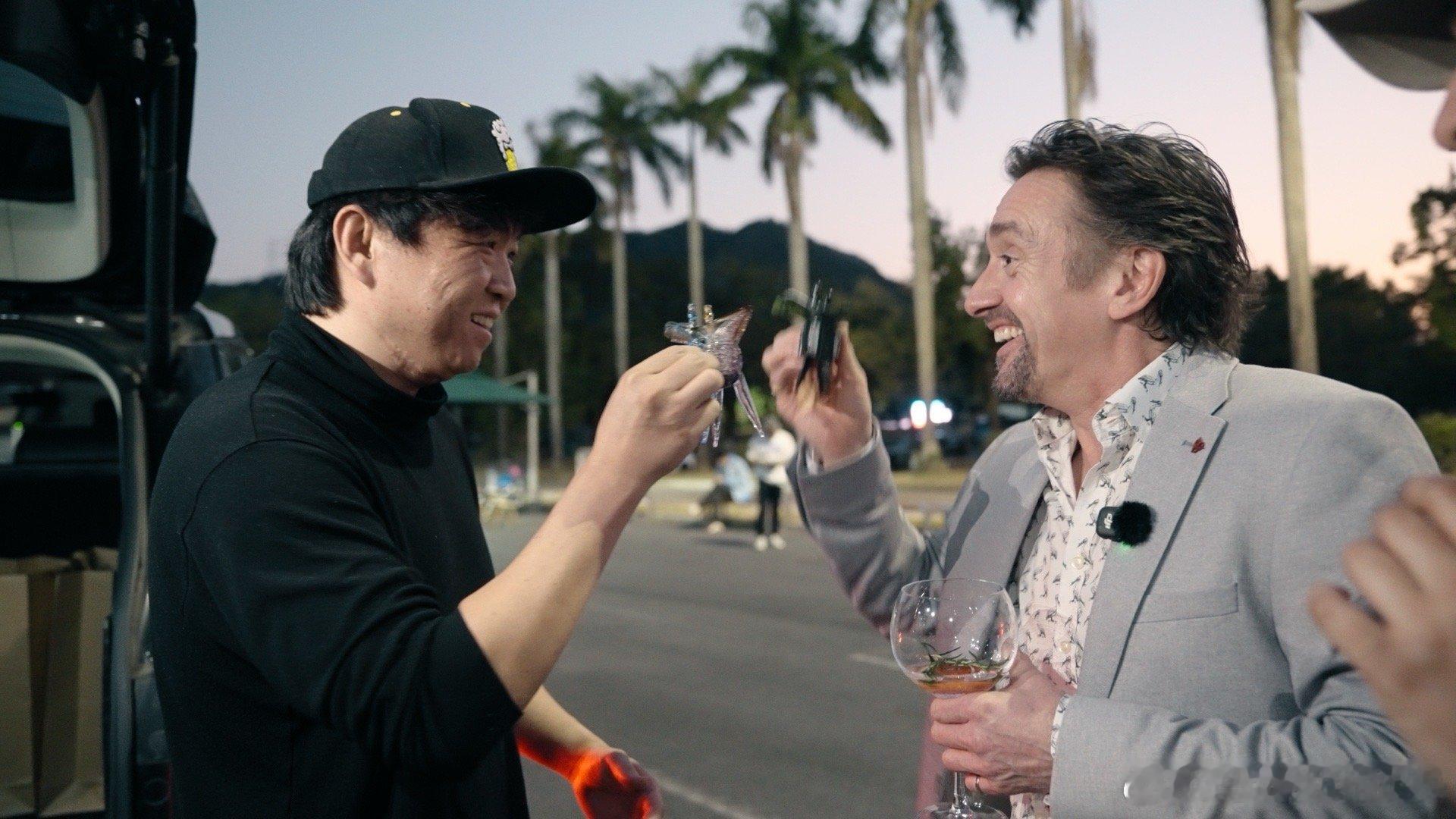 哈蒙德说看这个眼睛胀的很