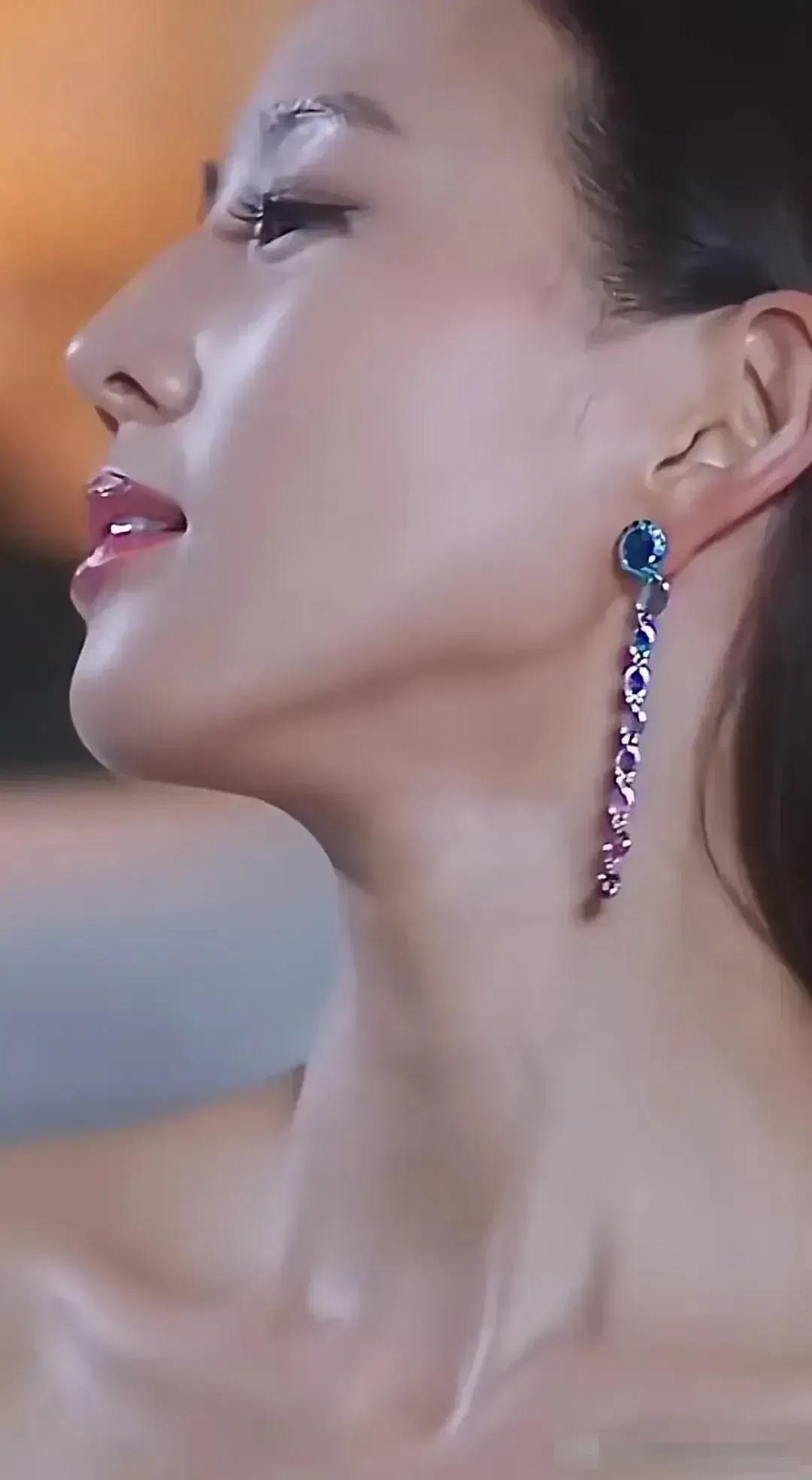 #惊艳女神# #女明星高清美图# #女明星谁最美# #张钧甯#