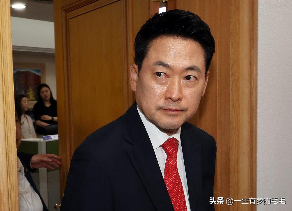 进退两难！韩在野党领袖身陷下台风波，坚守背后暗藏多重算计

近期韩国政坛暗流汹涌