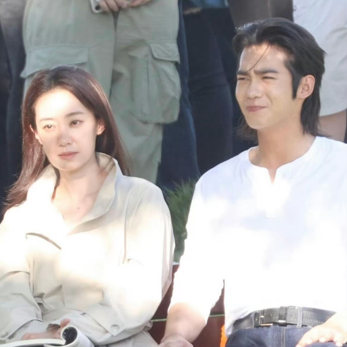 张小斐于适开机同框 张末执导，张小斐、于适主演的《猎心》今日开机了，悬疑题材很期