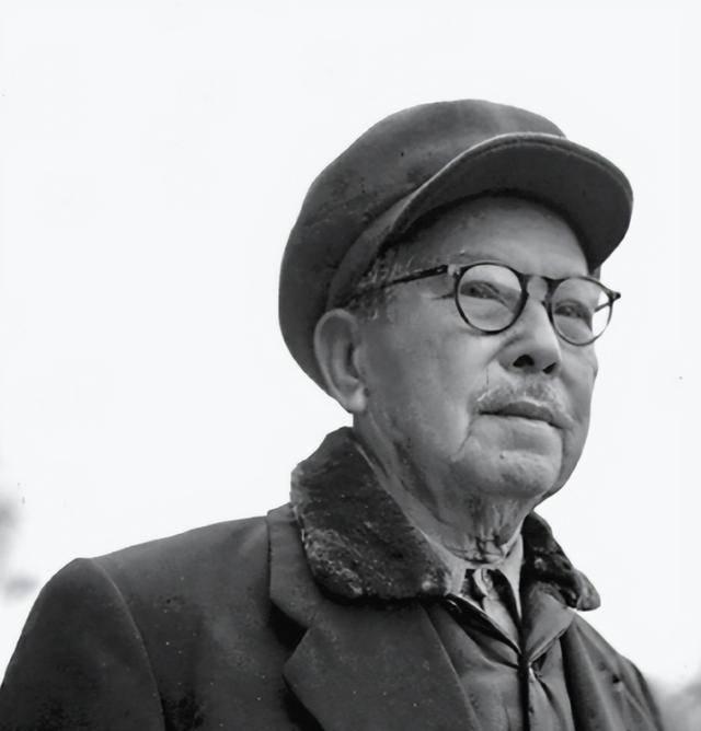 1940年陈嘉庚到延安考察，悄悄问店主：这里有共产党大官的产业吗？1940年，南