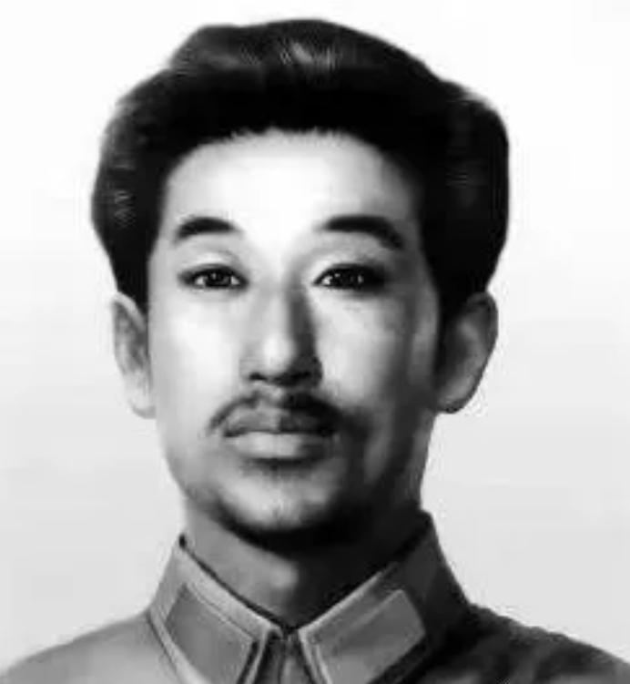 1942年，叛徒谢文东受日军指示，辨认抗日英雄赵尚志的遗体，一伪警察怕他看不清，