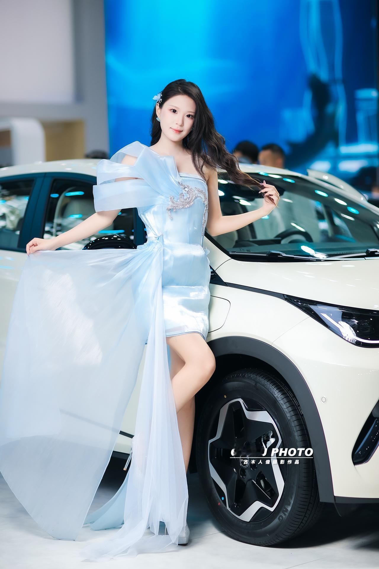 2026贵阳国际车展比亚迪展台模特