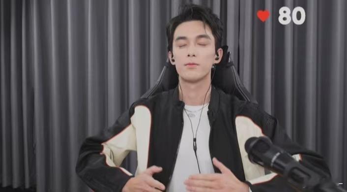 吴磊游戏直播首秀  不愧是我喜欢的宝藏大帅哥呀，吴磊今晚的首秀真的是太给力了。完