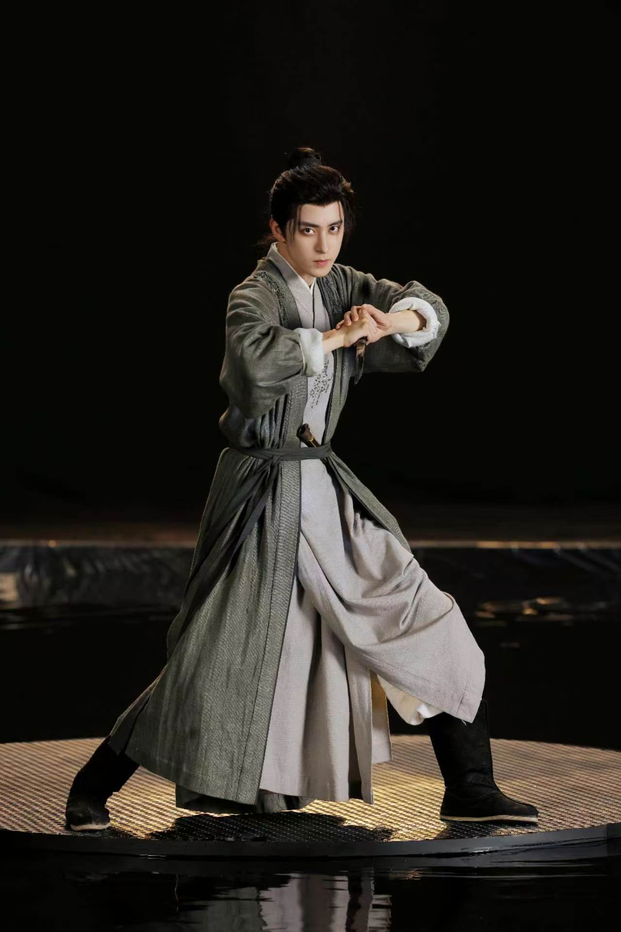 一点浩然气热血破局预告敖瑞鹏新剧演刑场逃犯一点浩然气 敖子开局直接被通缉，刑场逃