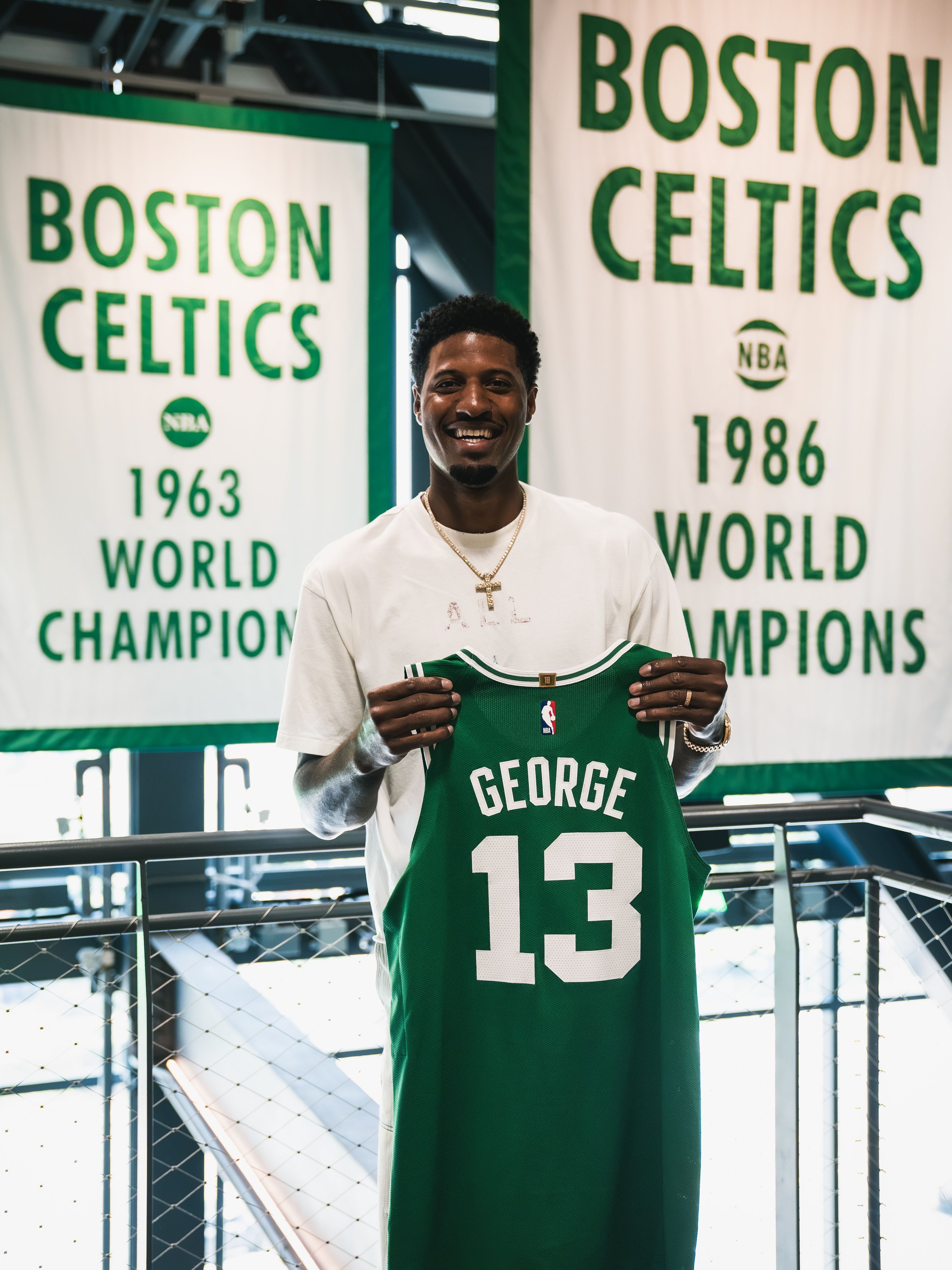 官宣亮相！“PG-13”正式回归～☘️💚凯尔特人NBA点赞成金PaulGeor