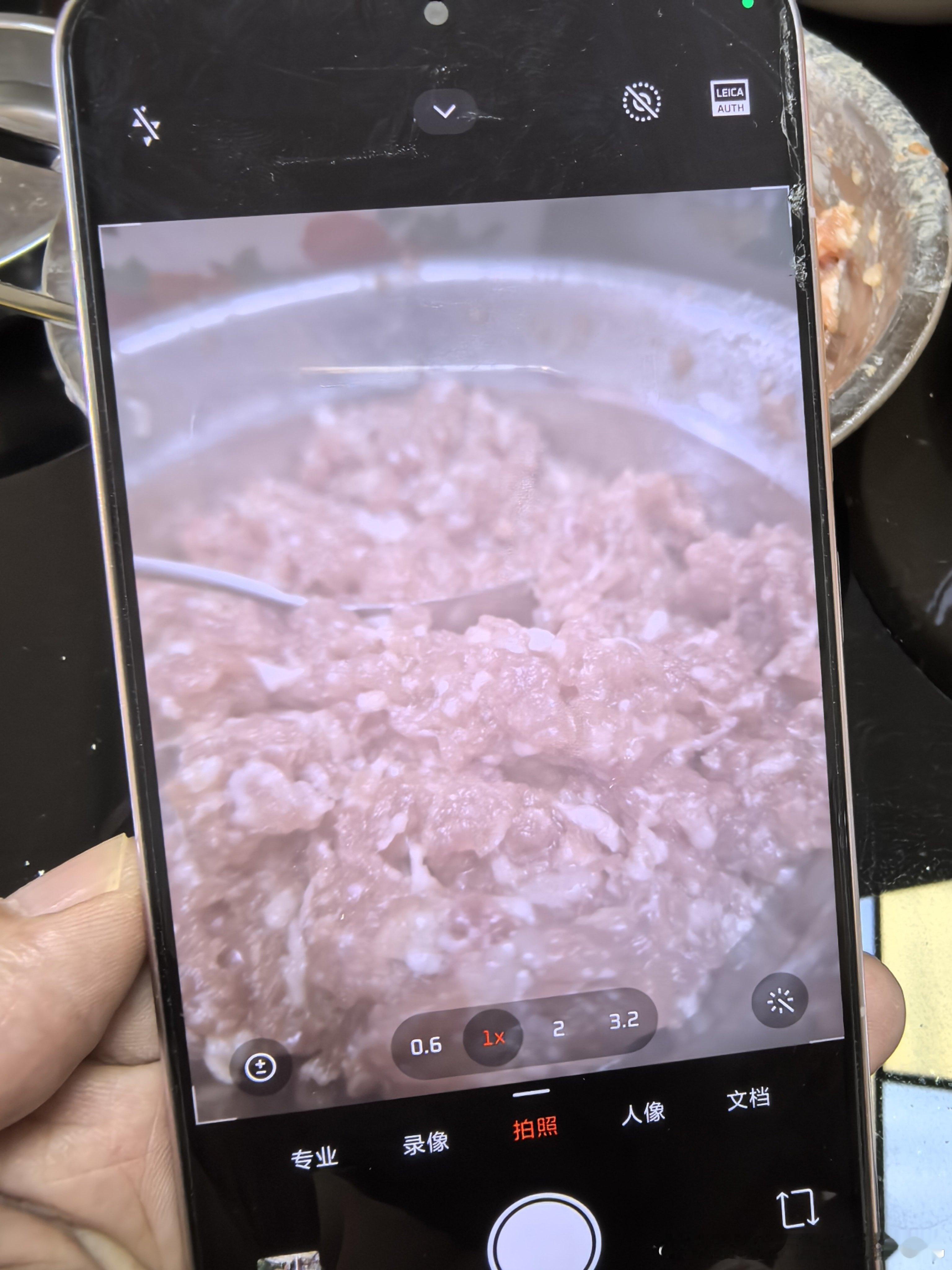 女儿昨天去水上乐园玩了半天，她的小米手机前后摄像头就都进水了 据她说，因为在密封