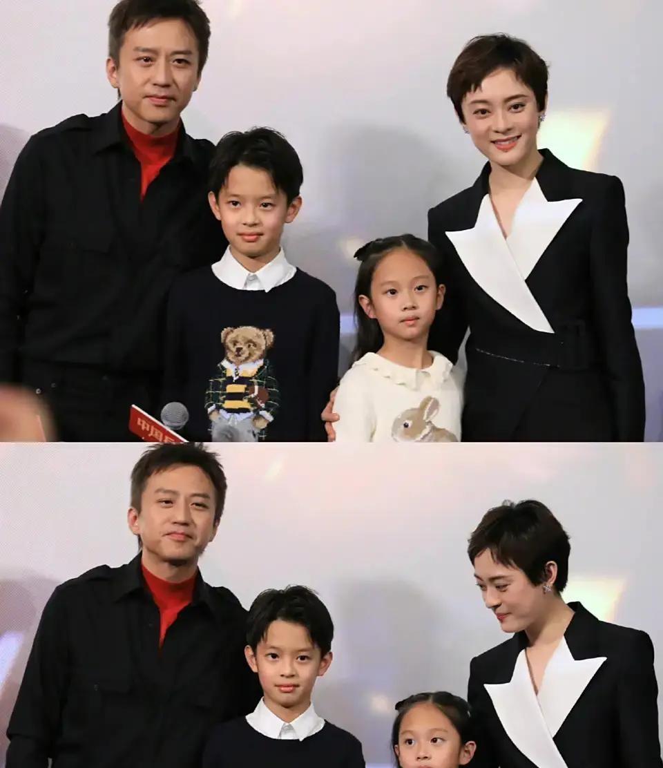 十天没见。
邓超推开家门那刻，小花妹妹像颗小炮弹把他扑倒在玄关。
孙俪举着手机的