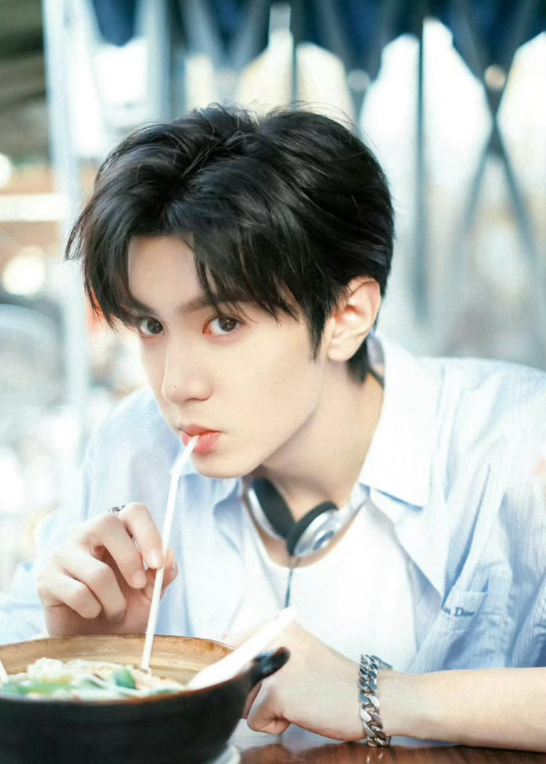 陈哲远方辟谣AI授权 陈哲远方未签署任何具体AI影视授权 陈哲远方辟谣AI授权啊