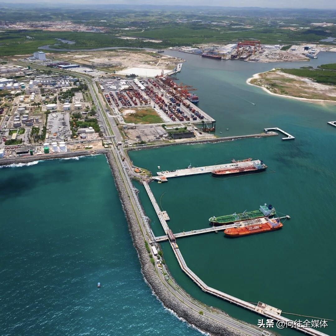 中方出手扣船！美军紧盯拉美23个中资港口，巴拿马事件要重演？
 
中方强势反制见