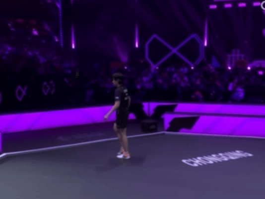 跑这两步有够萌的（囧架架架架 