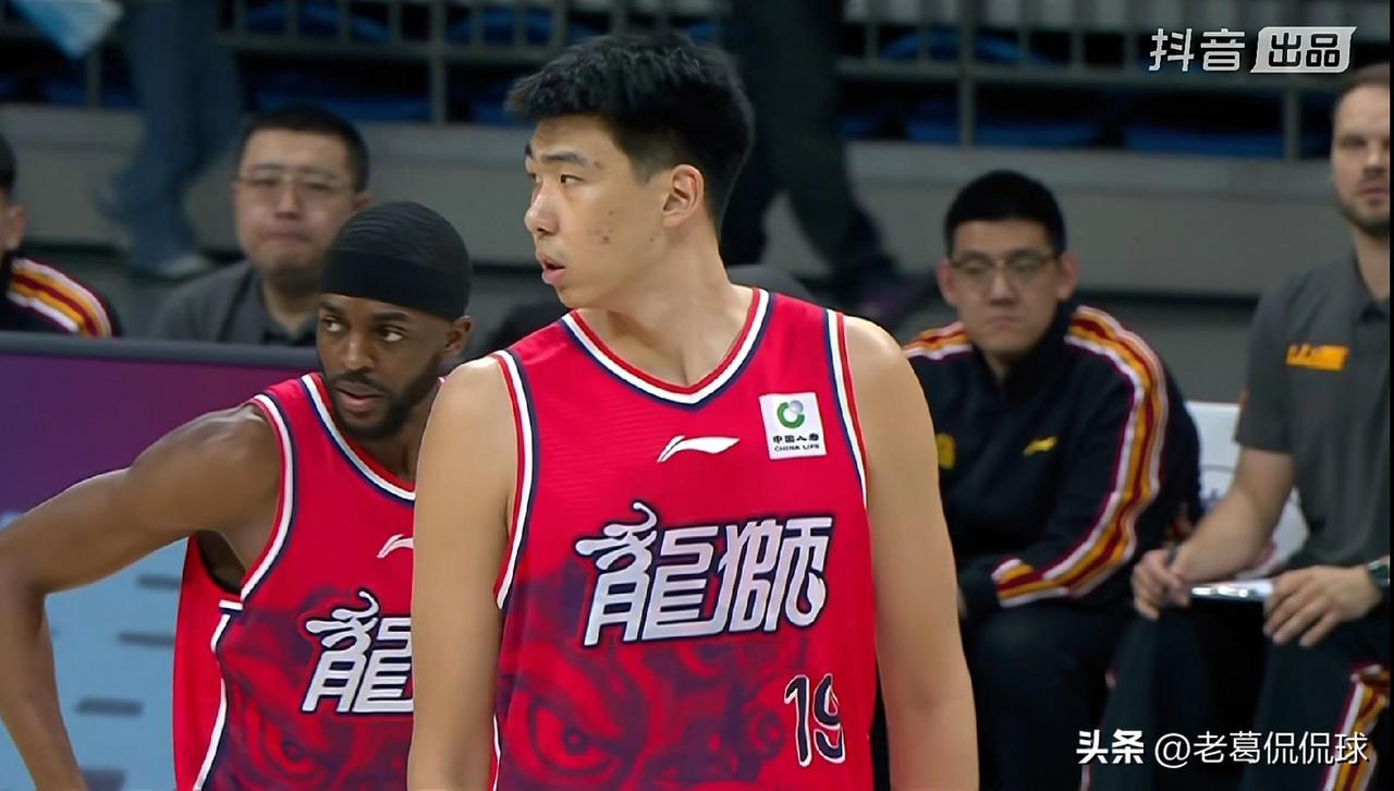 广州朗肽海本中锋徐昕的进攻效率真是高的吓人！在今天广州朗肽海本主场以99：98险