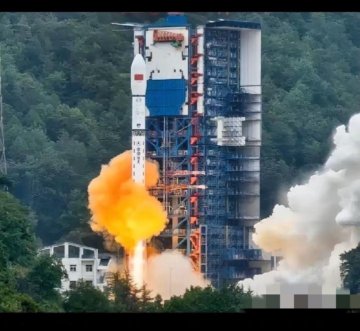 干的漂亮！
厉害了，我的国！
​今天上午11点整，中国航天又传来好消息！在西昌卫