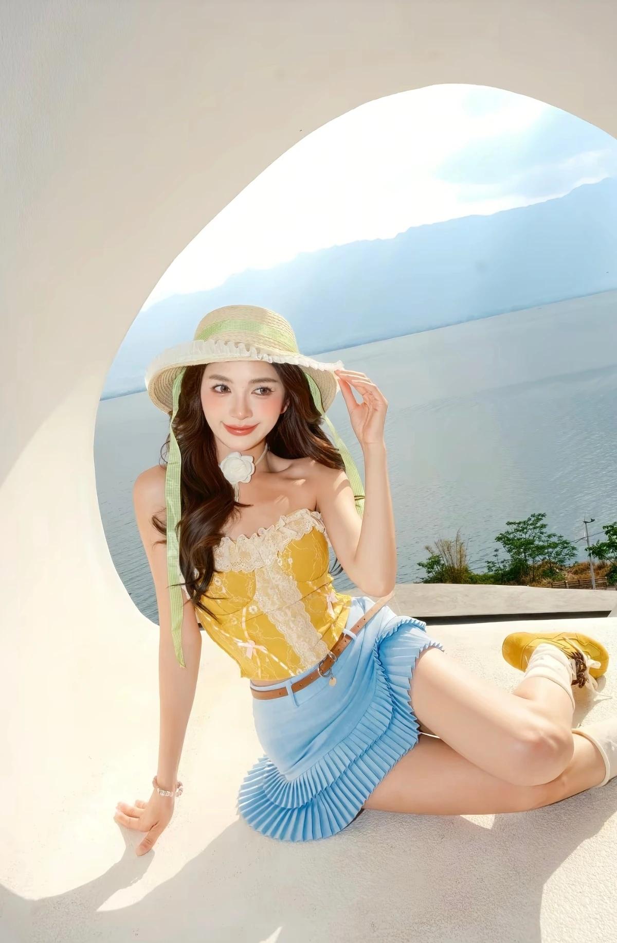 少女摄影|NO.0059期
纯欲少女完美身材
户外写真青春动人
气质穿搭怎么穿才