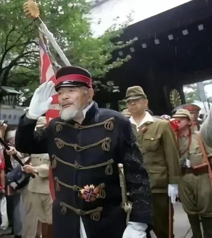 日本军国主义一旦复活，会向谁开战？
 
第一，向中国开战，夺取台湾。一是日本侵略