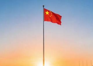 “芯片不如美国，机床不如日本，汽车不如德国，电视不如韩国，飞机不如法国，奢侈品不