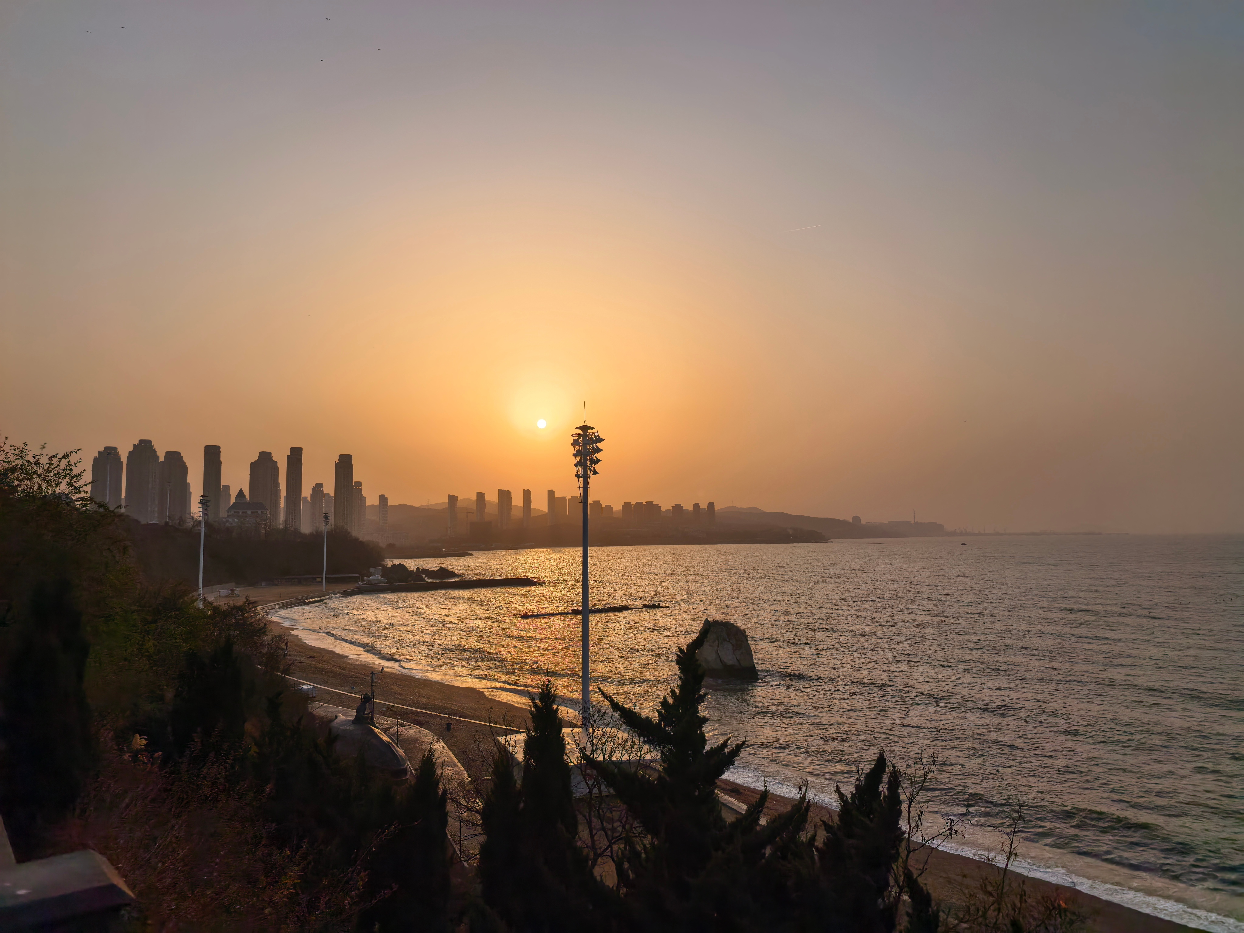 早上好出门跑步了现在这作息跟老年人一样踏妈的 但是晚上睡得晚啊