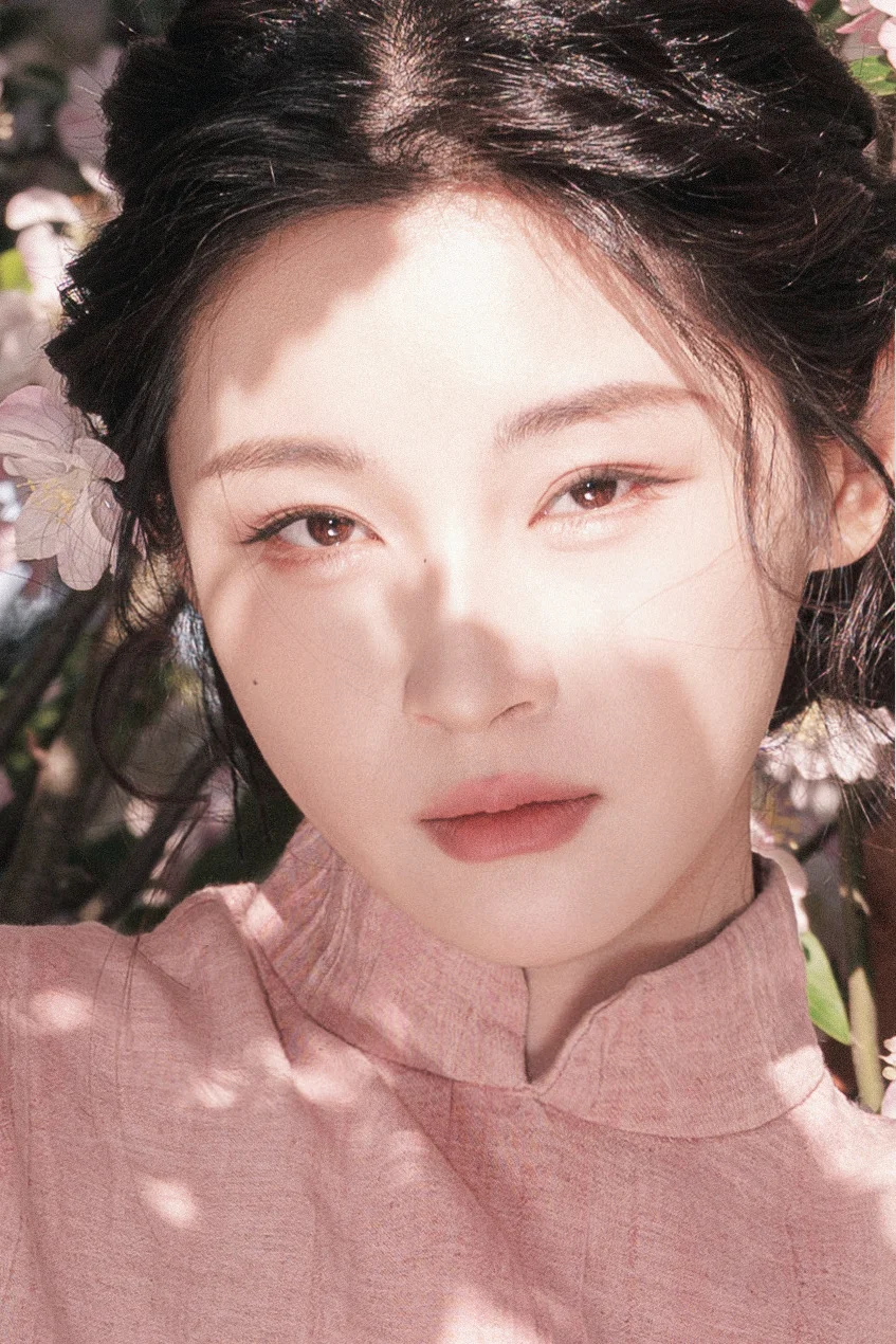 和姜嫄一起拍的海棠花🌸这就叫媚眼如丝吧