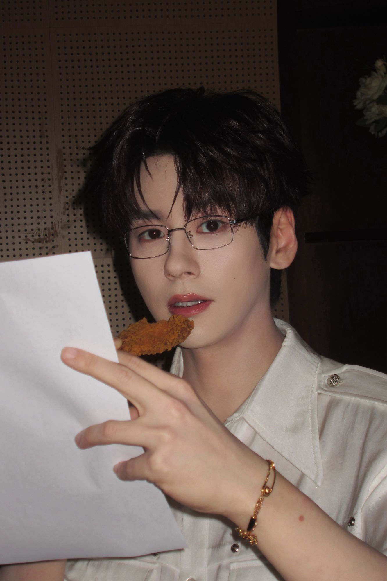 人总会反复爱上魏哲鸣不er怎么会有人不爱魏哲鸣🥺最近完全是眼睛瞎在许淮颂上，手