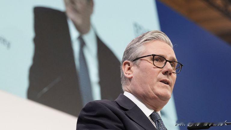 斯塔默在慕尼黑安全会议上表示，英国将向北极部署军舰
首相在慕尼黑安全会议上表示，