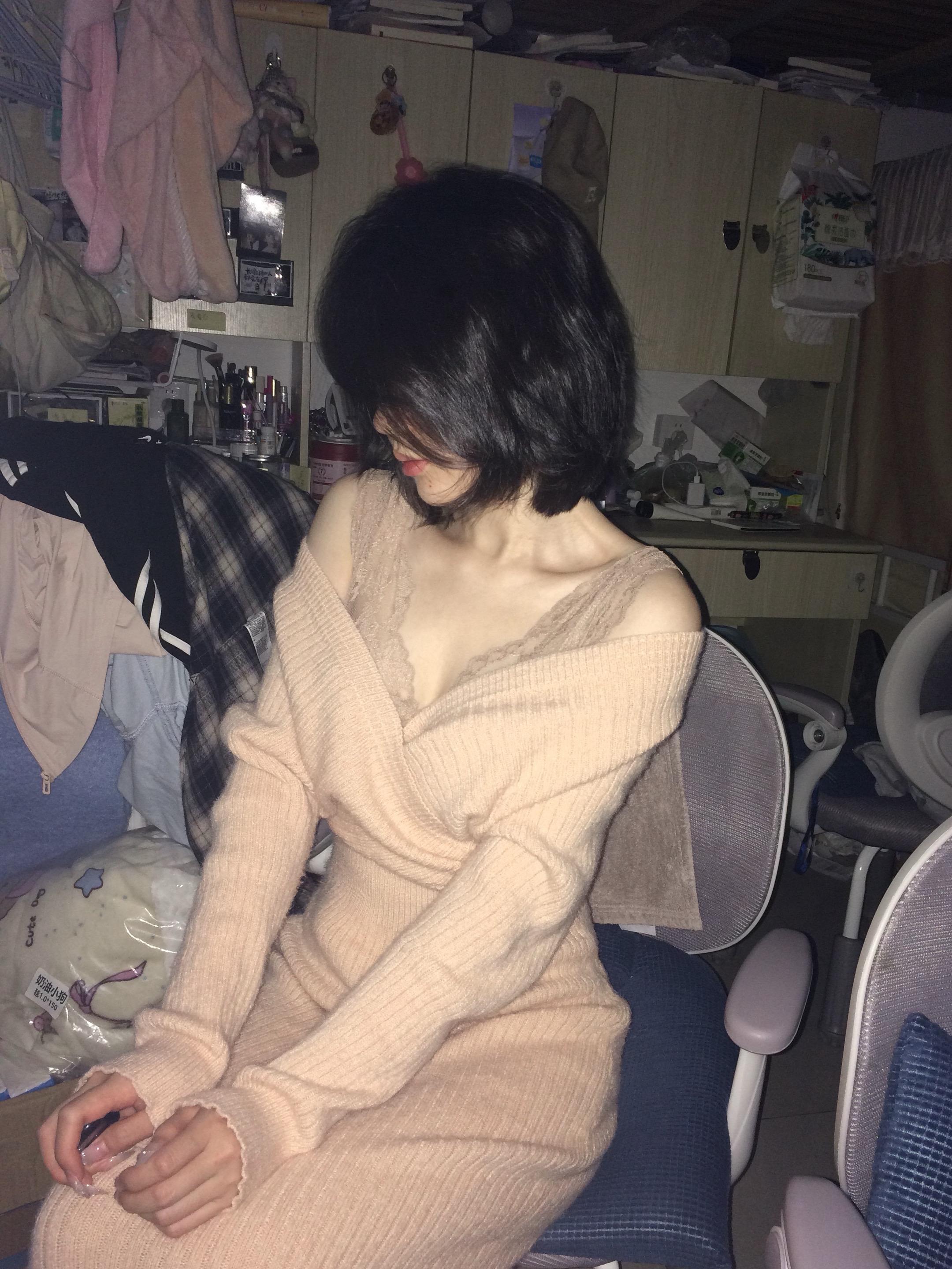 你本来就这样安静吗 你的鞋带都这样绑吗 我像是一本你会读的书吗 我们会...