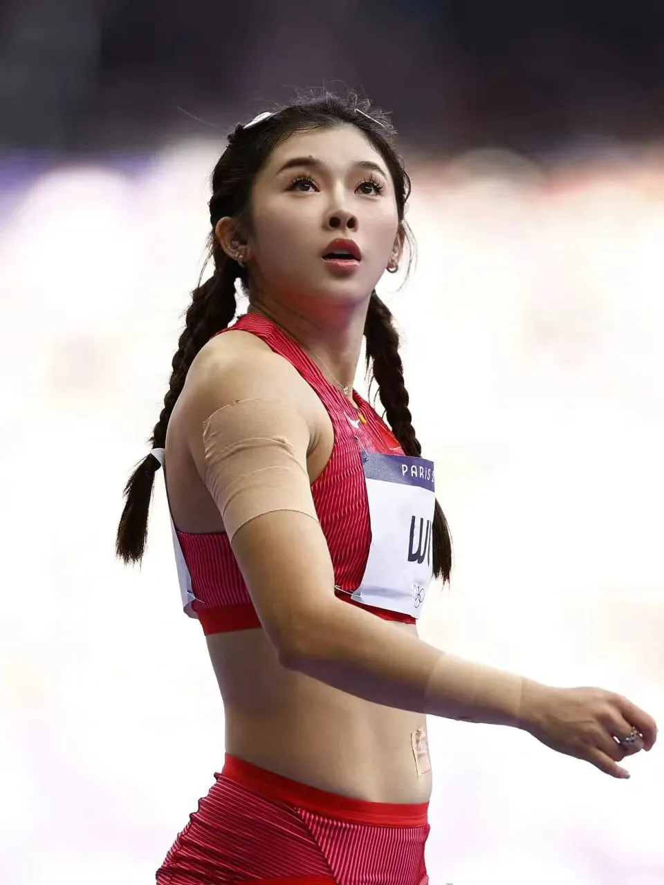 因为爱美，首战奥运的吴艳妮被骂上热搜