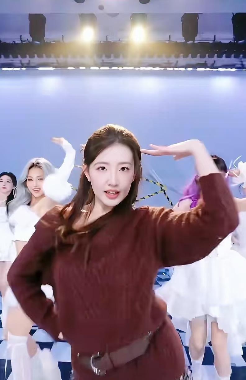 孟羽童这都走上团播舞台了啊…

不得不说进入格力，跟着董明珠做秘书成名以后，孟羽