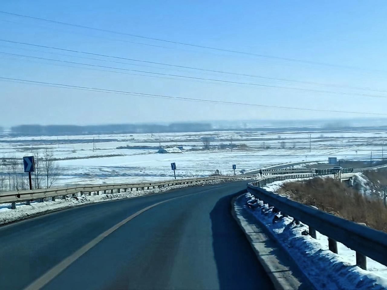 大部分人春节就这样过：

[玫瑰]不做美甲，不烫染头发
往年都想着做个美美的发型
