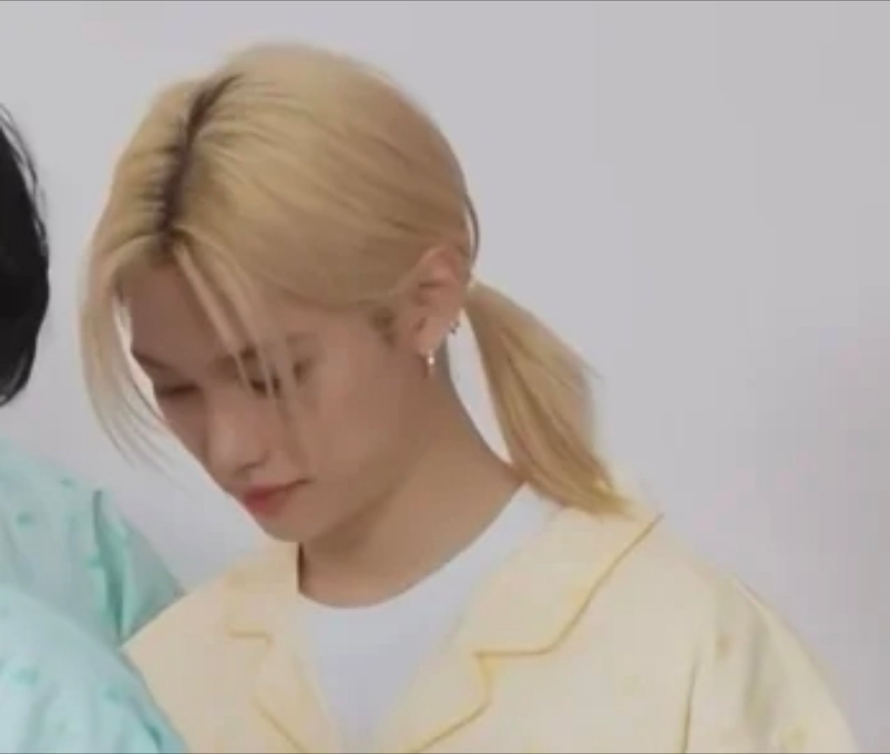 “男团里为什么有女生” 