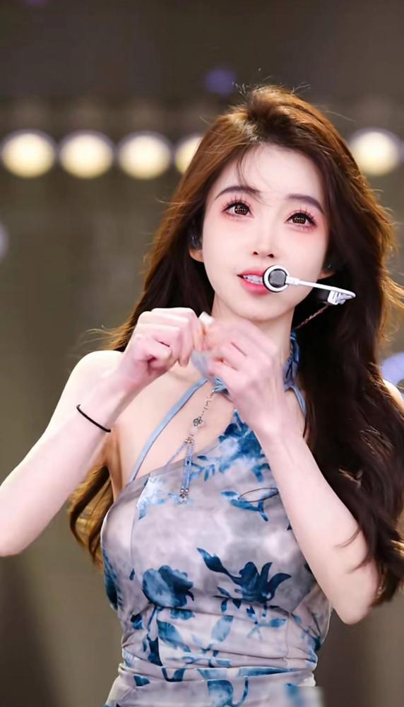 冯提莫自曝癌症复发并转移：现在已经做过手术了

她是在一次直播里提到这件事的，说