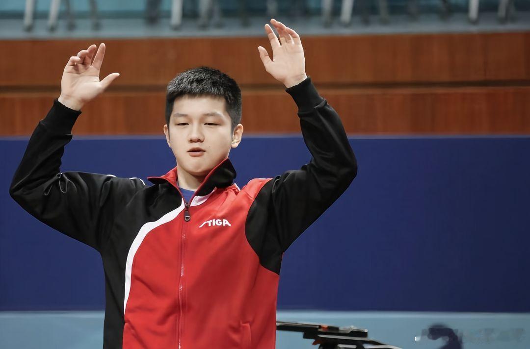 樊振东让人眼花缭乱定格不止赛场之上 ​​​