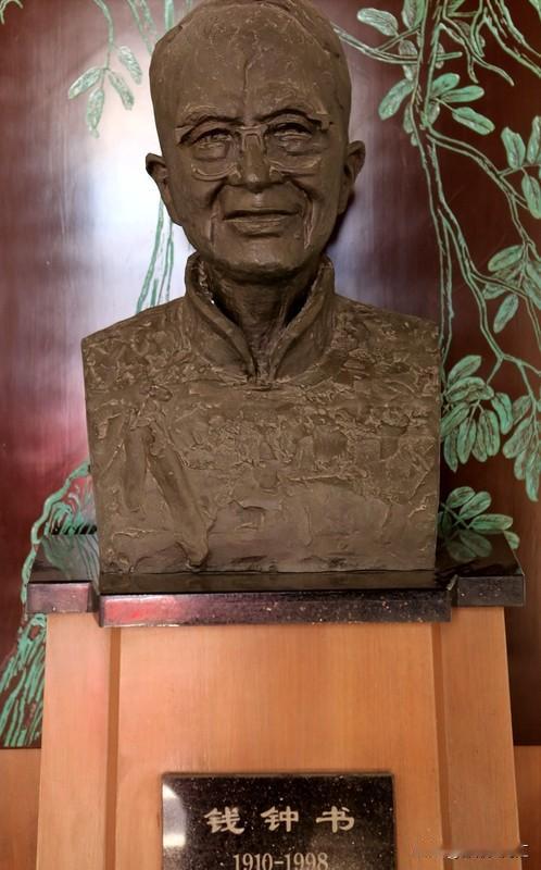 真正相爱的人，爱的或许是对方的灵魂。就像杨绛和钱钟书，他们在文学的世界里相互欣赏