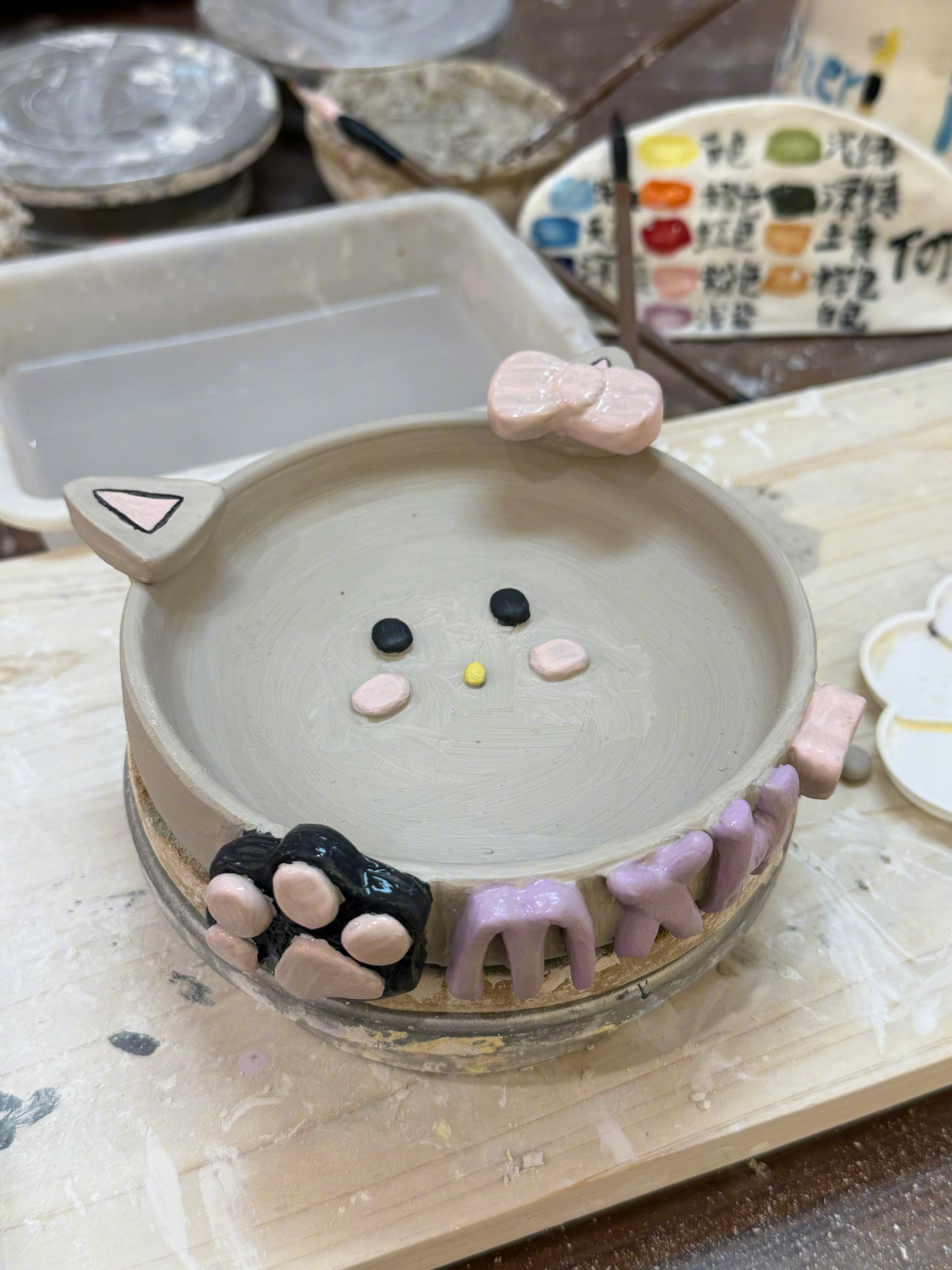 生活手记 今天是陶艺人的一天超级无敌可爱的kitty碗，等十天就能烧制完成啦