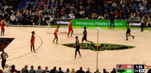 加速突破飞身上篮~！！！ 