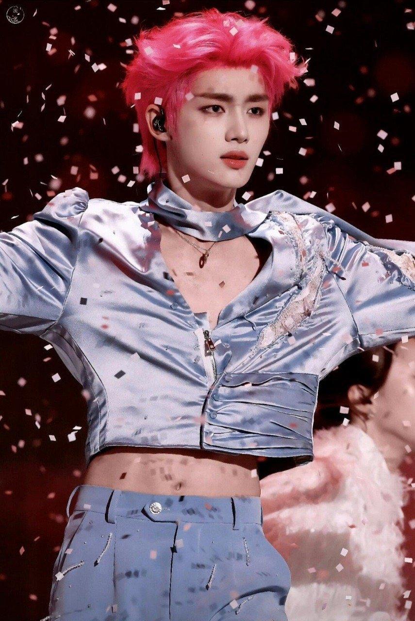 丁程鑫给自己玩成卧底了啊！我真的是要被他笑鼠了啊！真的是一个妥妥的笨蛋帅哥啊