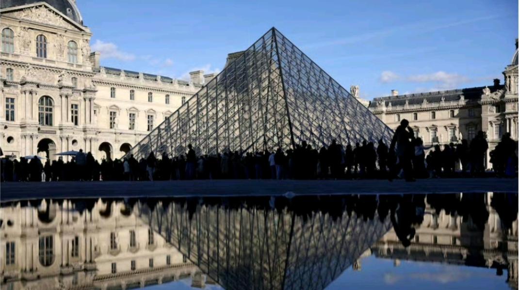 卢浮宫劫案作案者身份曝光：非组织团伙，系本地低收入者
 
据路透社11月3日报道