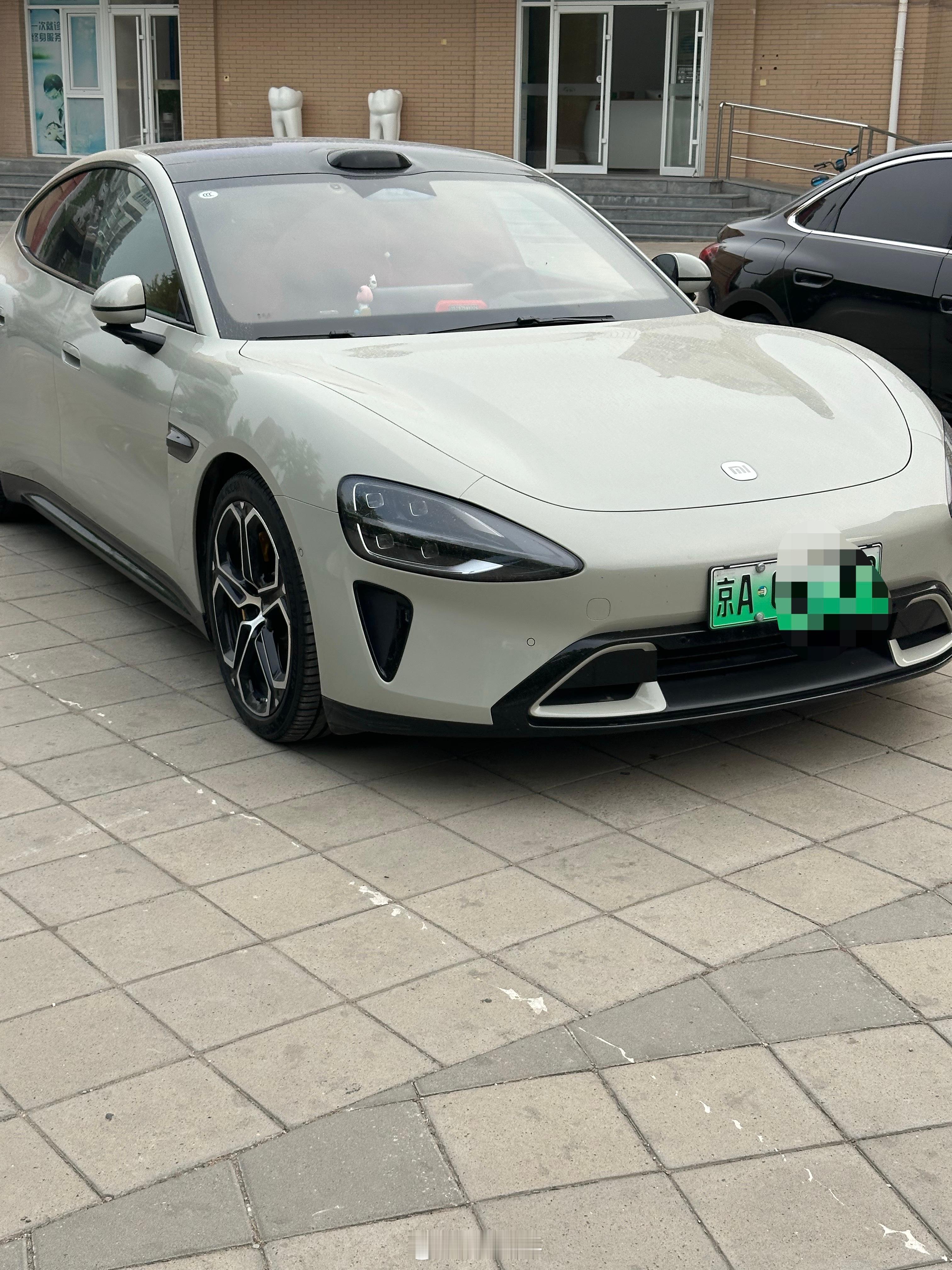 在北京能看到很多小米SU7，上市2年了，大家都在路上见过了实车了吧？随着二代SU