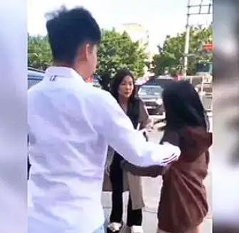 浙江，一男子醉酒后，一时冲动将手中价值58000元的手表送给了女友。没想到，女友