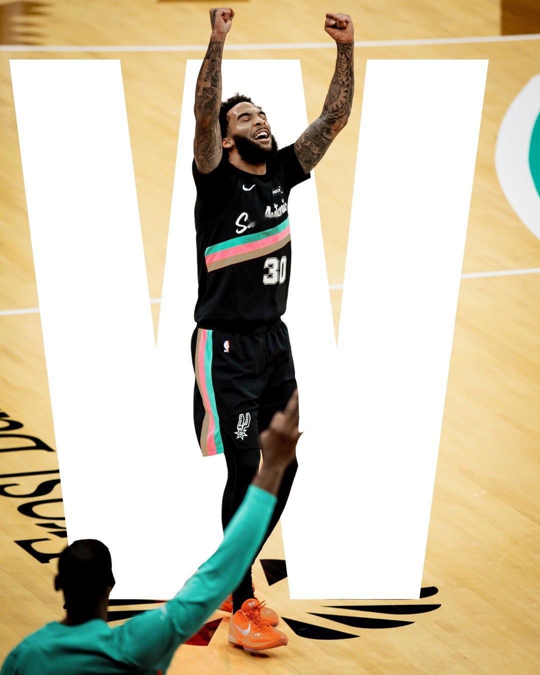 没有文班、卡斯尔、哈珀，马刺依然延续三连胜，送给老鹰两连败。马刺10人轮换，3人